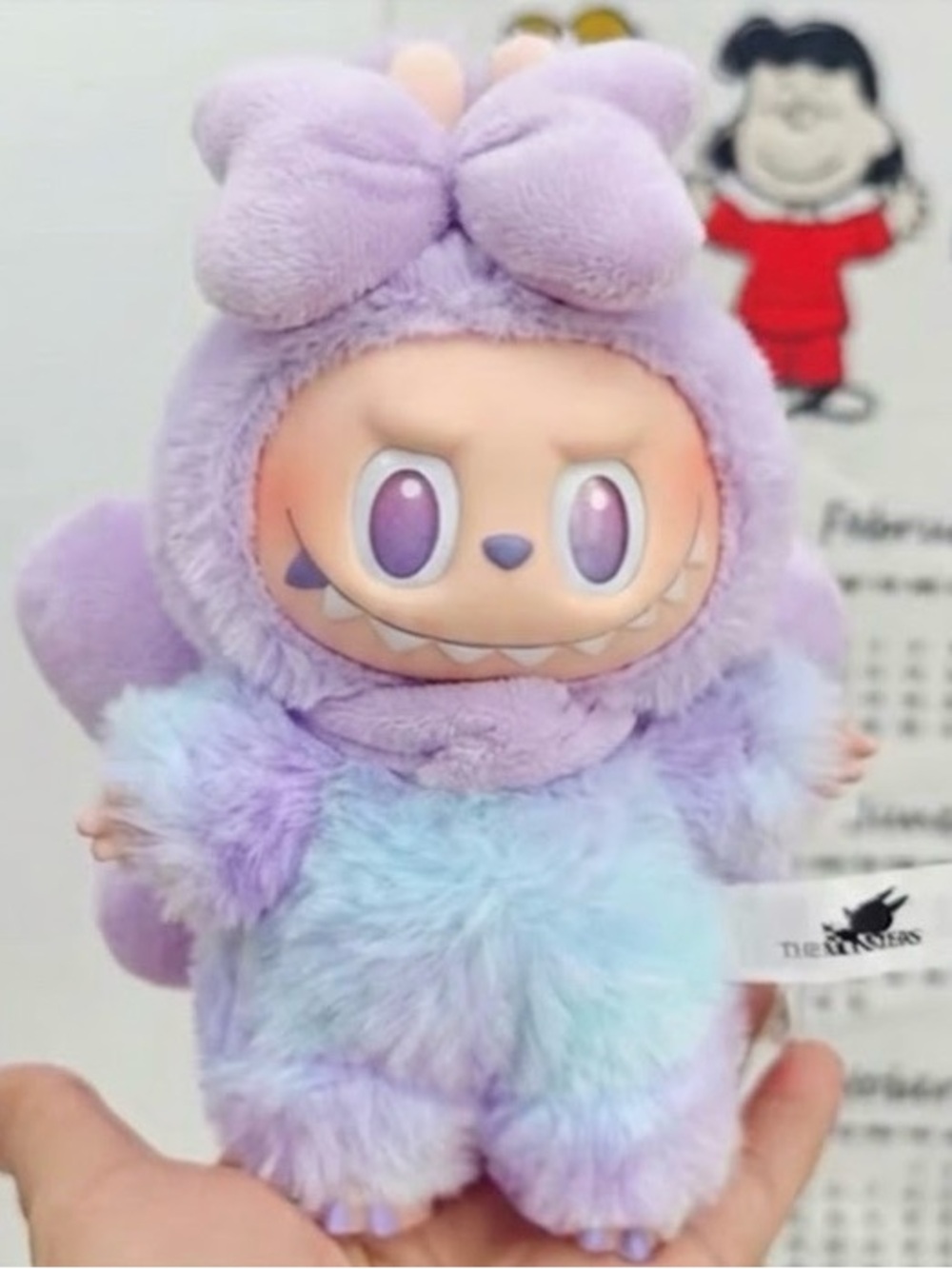 Pop Mart The Monsters Macaron Have a Seat Big Into Energy Labubu Clothing Outfit